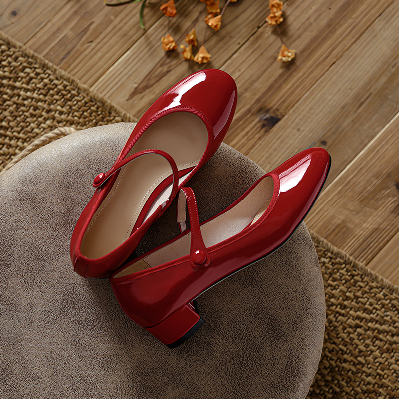 high quality pump shoes color red size 7 for women