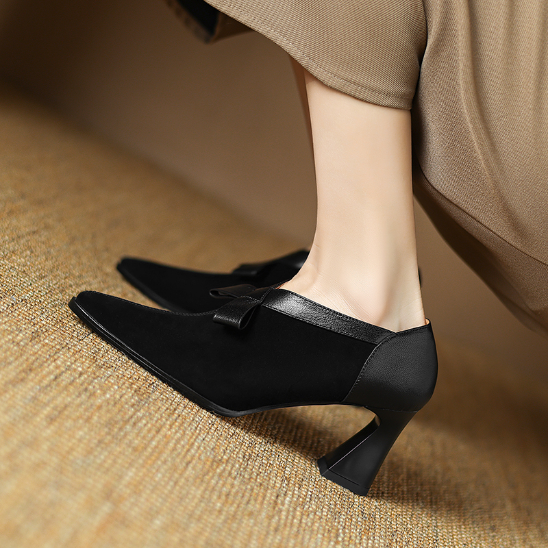 square heel pumps color black size 6.5 for women