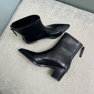 square heel leather boots color black size 5.5 for women