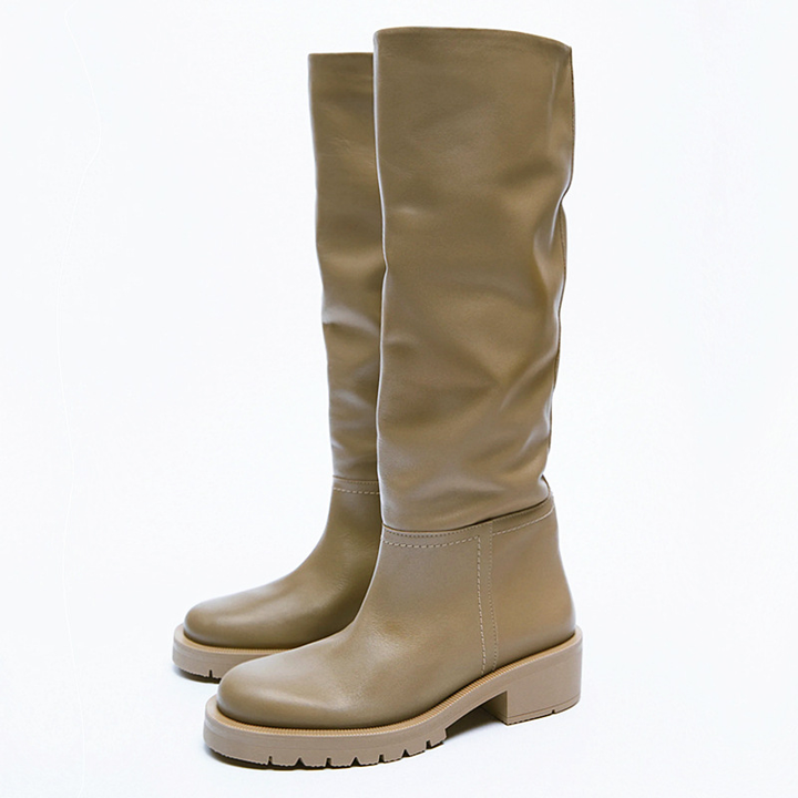 winter boots color apricot size 6 for women