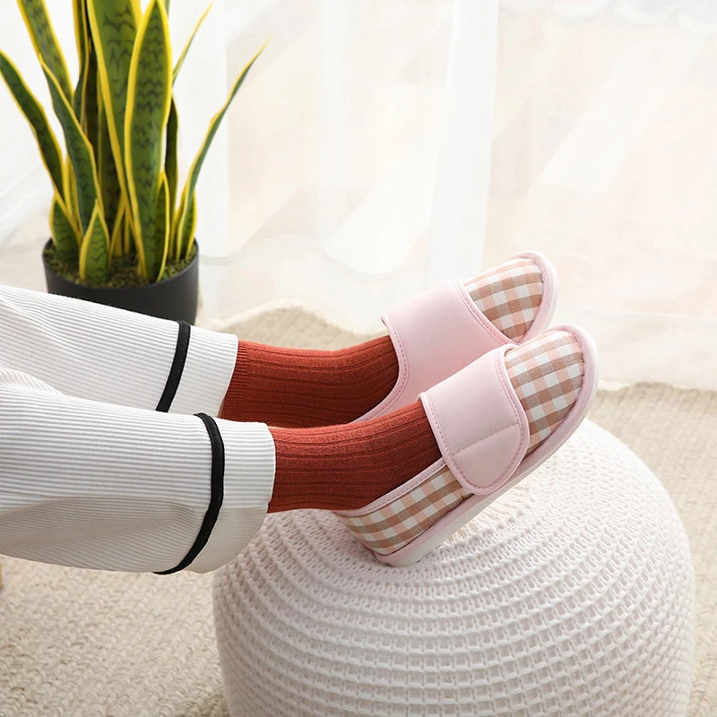 slipper color pink size 8 for women