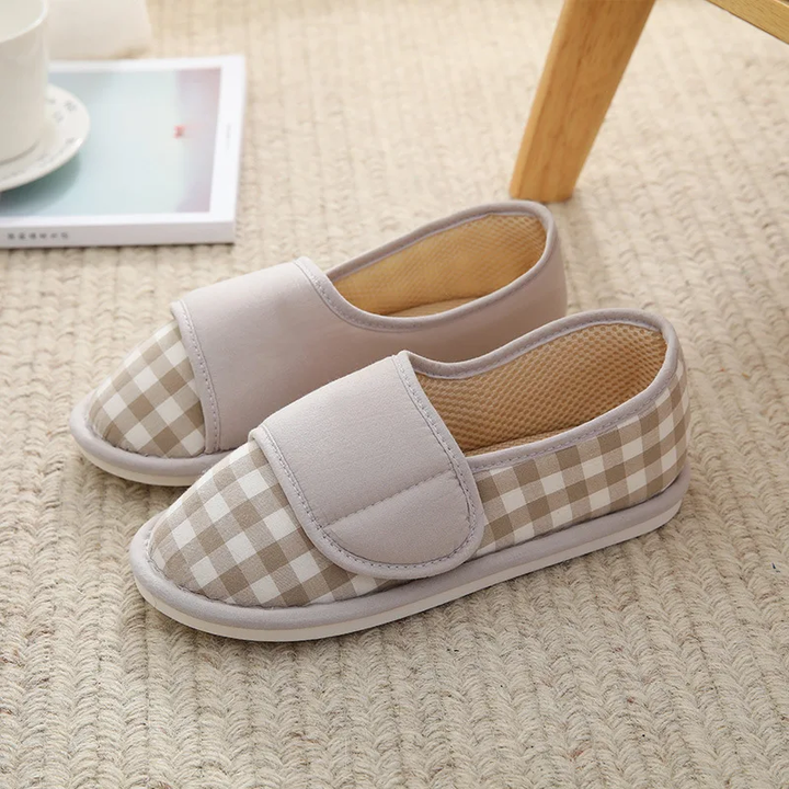 autumn slipper color gray size 7 for women