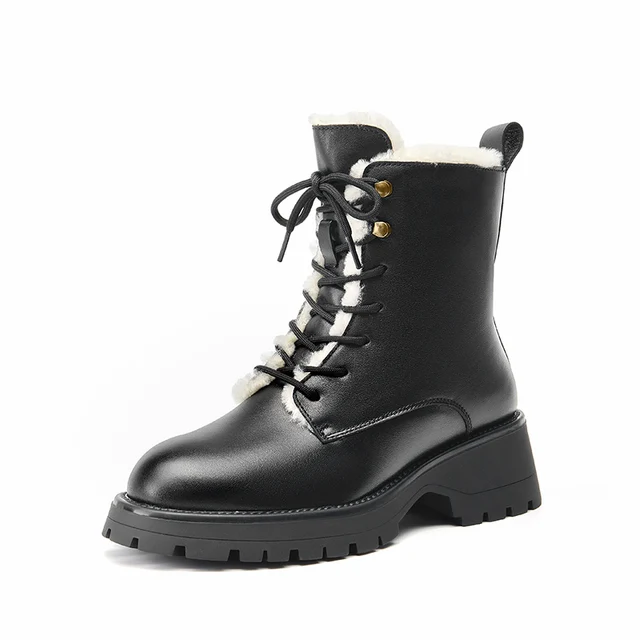 snow boots color black size 6.5 for women