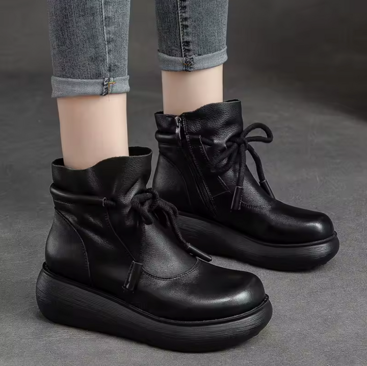 leather boots color black size 5.5 for women