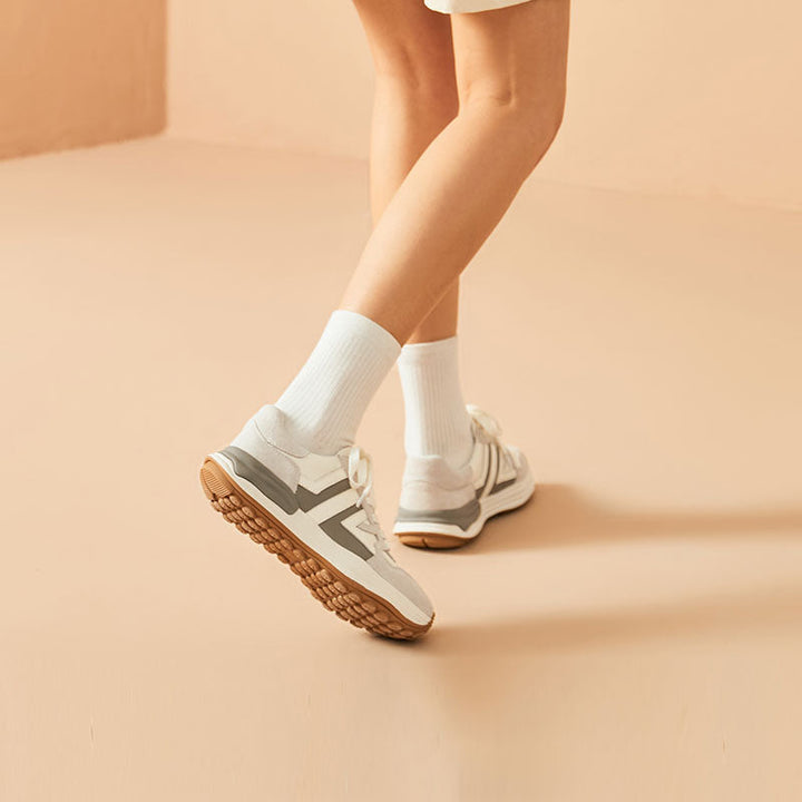 anti slip sneaker color gray size 7 for women