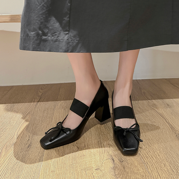 square toe pumps color black size 5.5 for women
