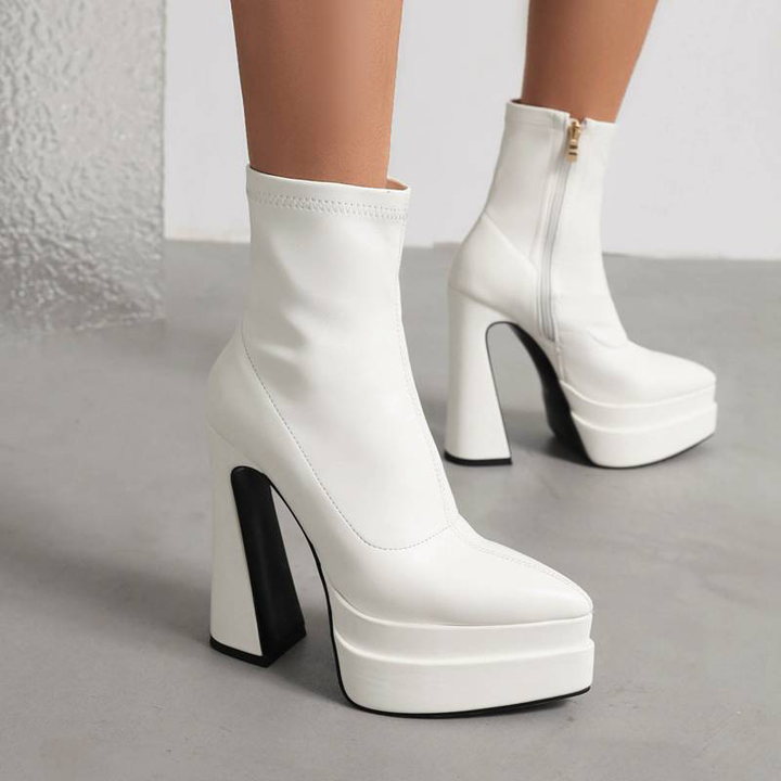 USS Shoes Scarlet Women&