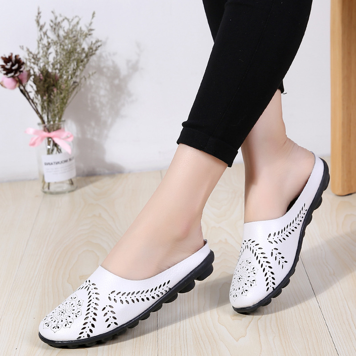 soft mule color white size 7.5 for women