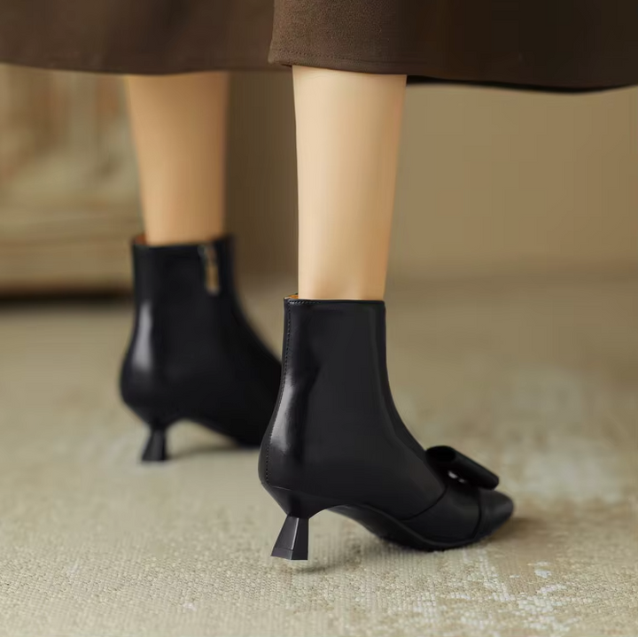 high quality boots color black size 8 for women