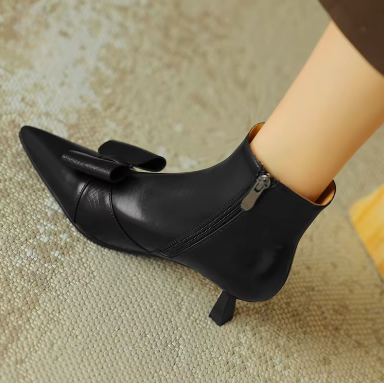 zipper boots color black size 7 for women