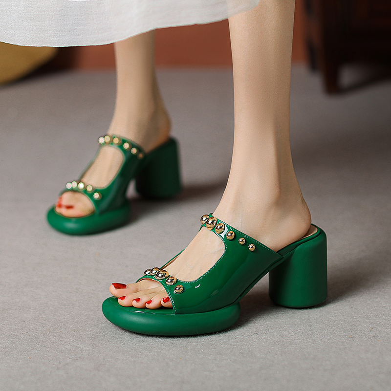 summer sandals color green size 7 for women