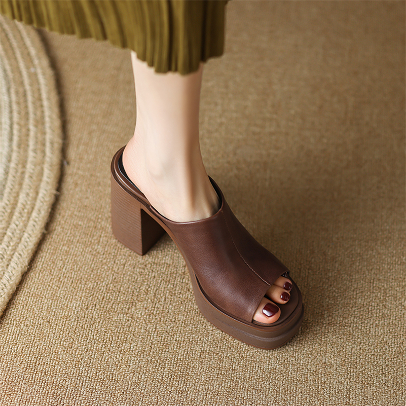 summer clog color brown size 6 for women