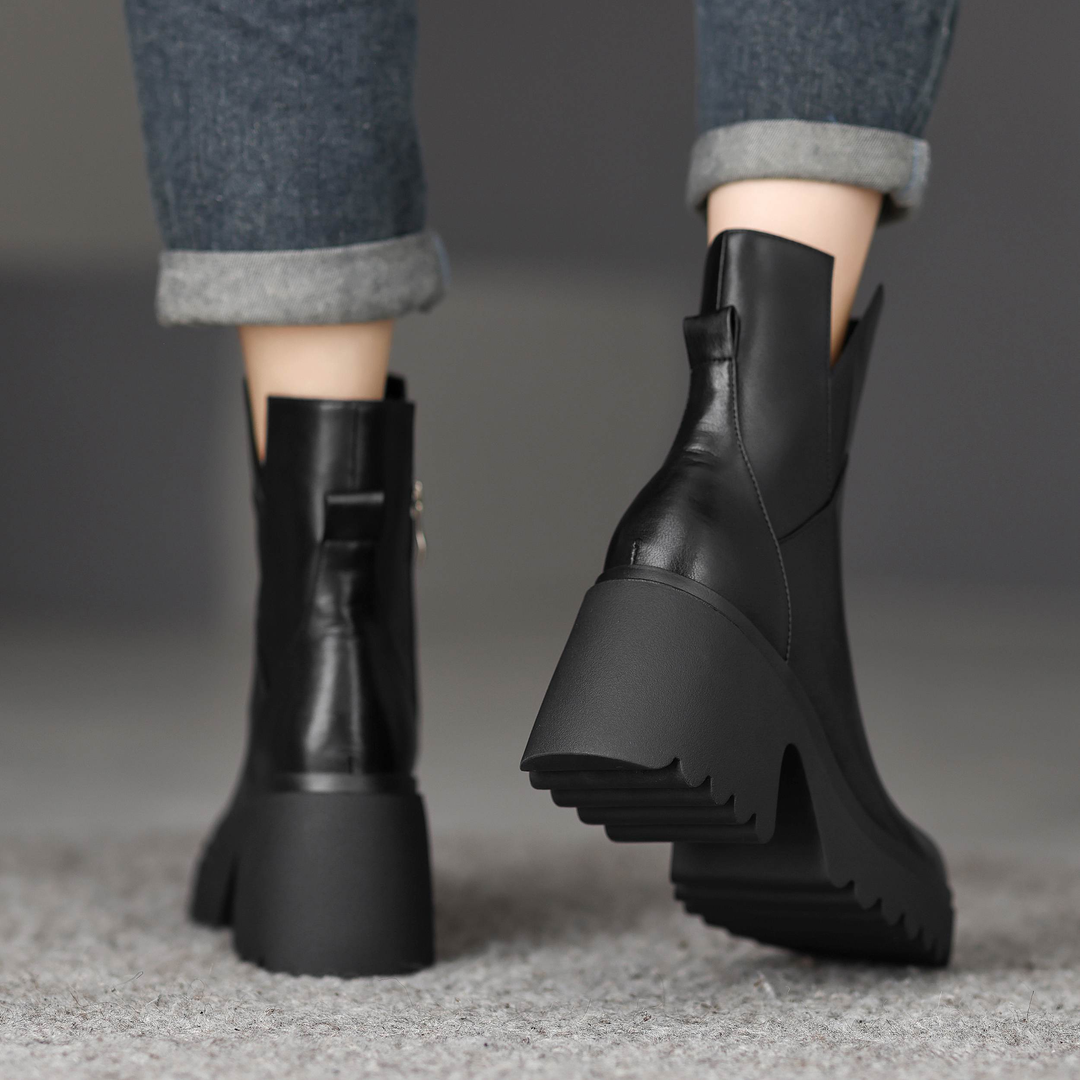 square heel boots color black size 7 for women