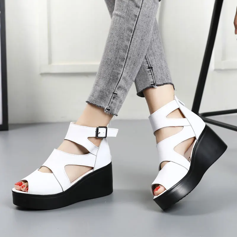 casual sandals color white size 9 for women
