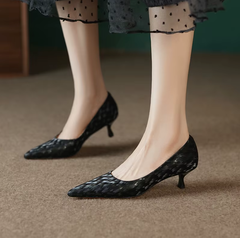pointed pumps color black size 8 for women