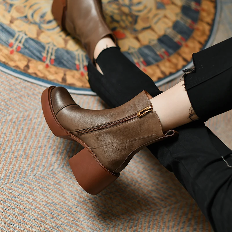 square heel boots color brown size 6 for women