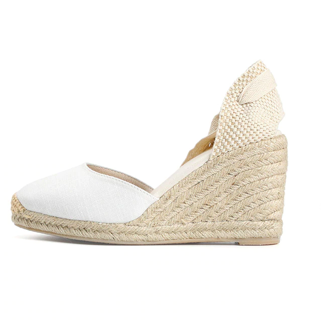 casual sandals color beige size 6 for women