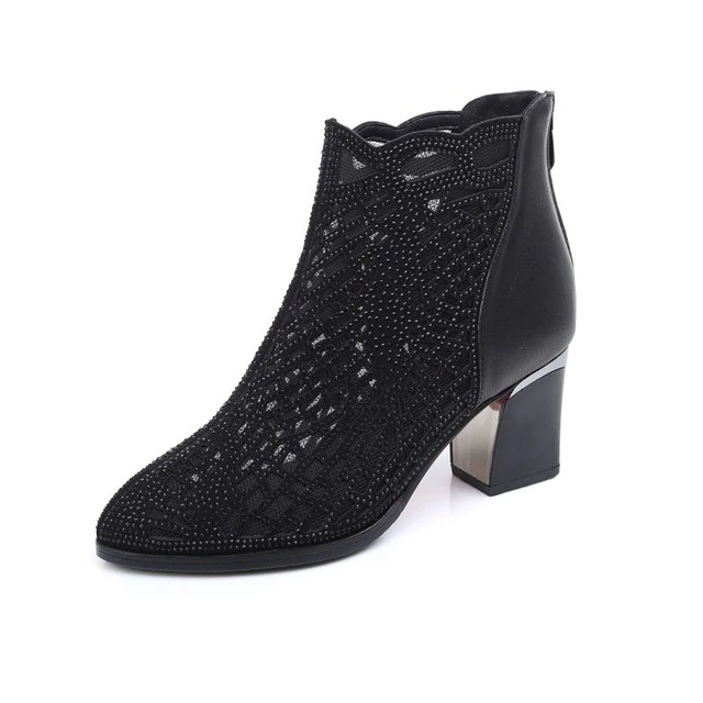 Kenia Women&