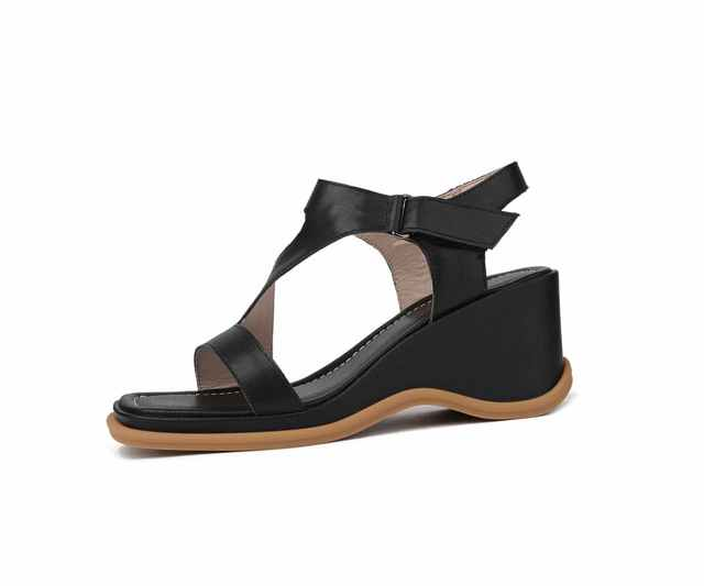 Leonela Women&