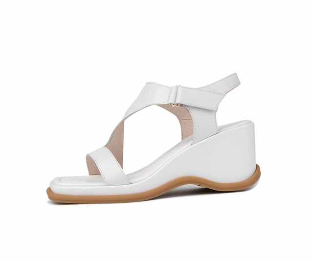 Leonela Women&