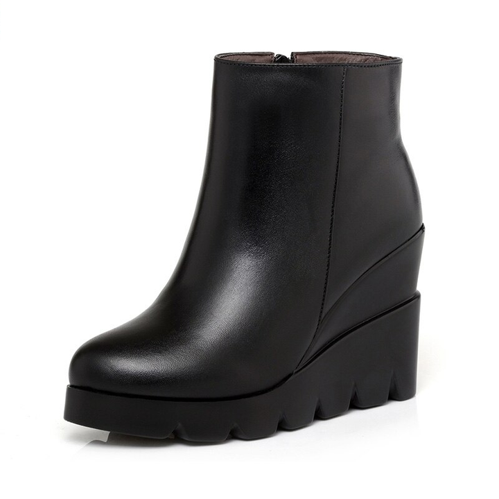 Lucrecia Women&