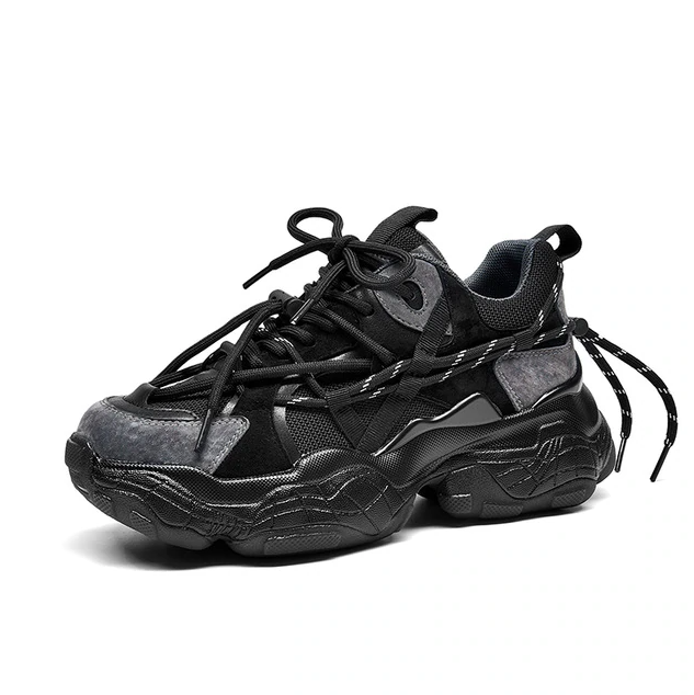 sneaker color black size 5.5 for women