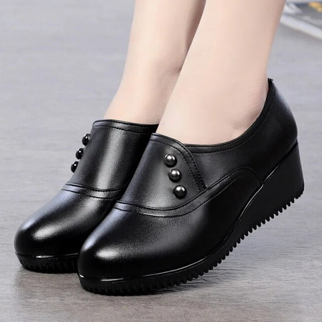 leather platform color black size 5 for women