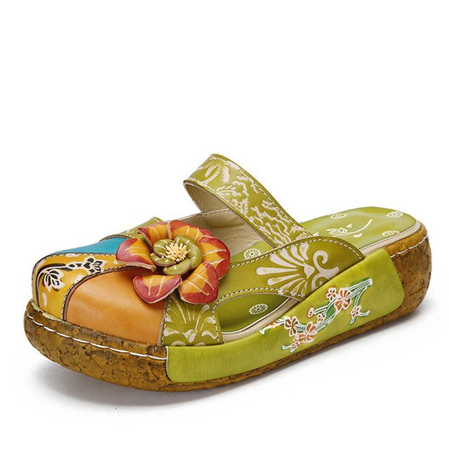 high quality leather clogs color green size 5 for women