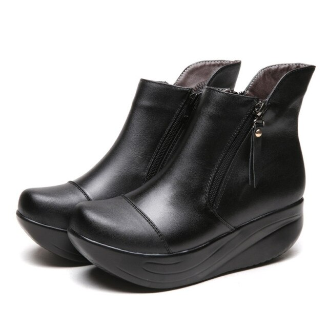 platform boots color black size 5.5 for women