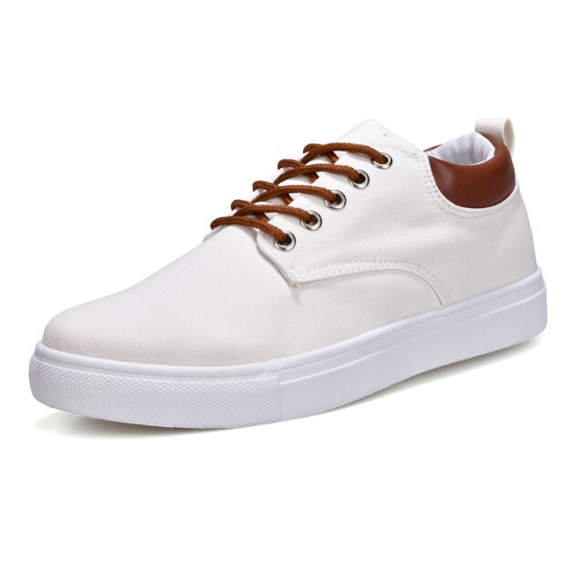 casual sneaker color white size 8.5 for men