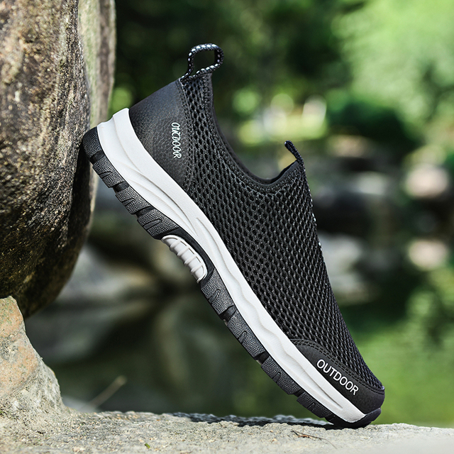 Sneaker Color Black Size 7 for Men