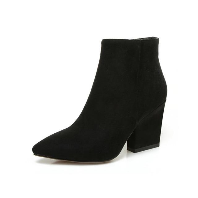 Autumn Booties Color Onyx Size 9 for Women